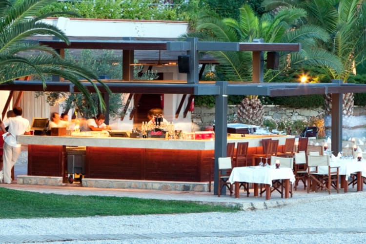Beach bar & restaurant